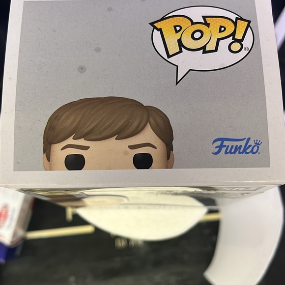 Luke Skywalker & Grogu - Picture 3 of 4